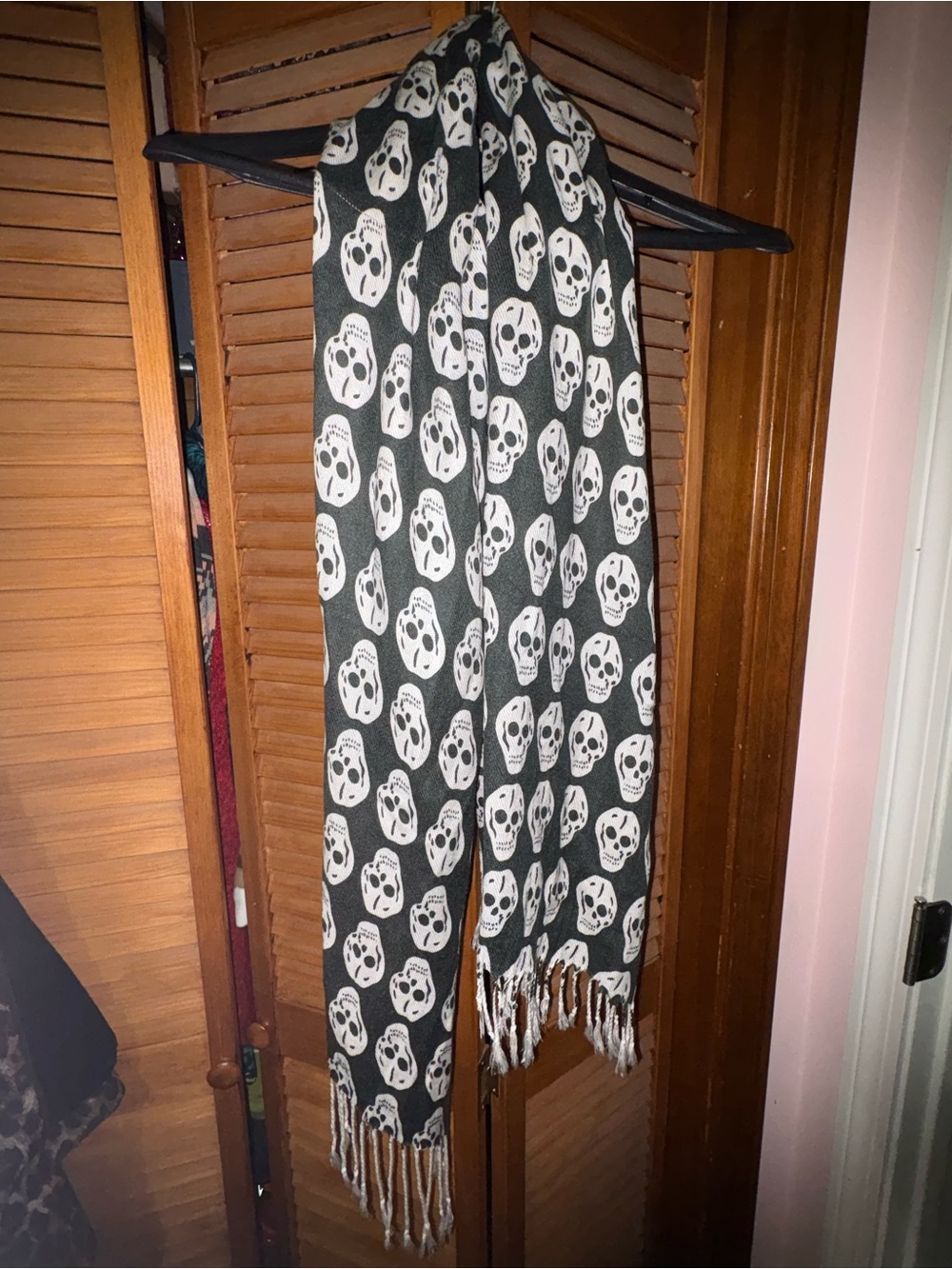 Skull scarf.
